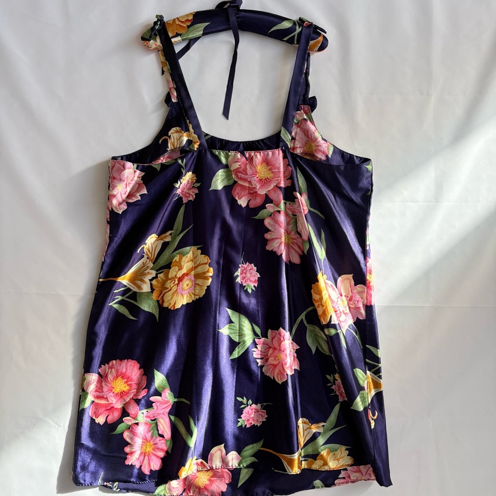 Dante Vibrant Floral Sleeveless chemise with Tie Straps. Size XL. INV25/294